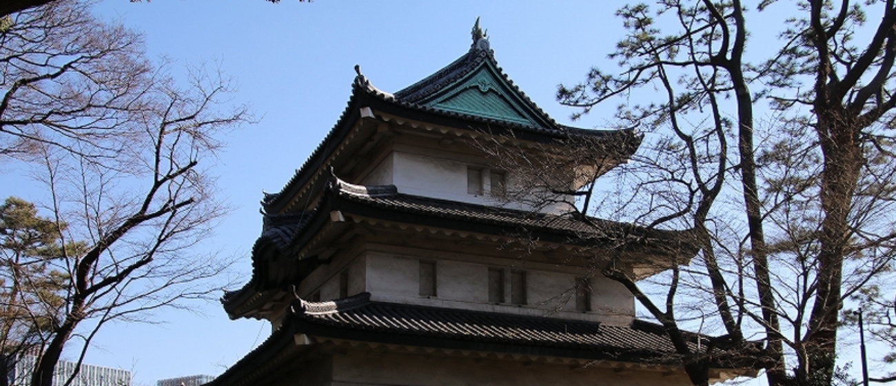 皇居東御苑は東京千代田区の江戸城天守台を含む一般公開庭園です。